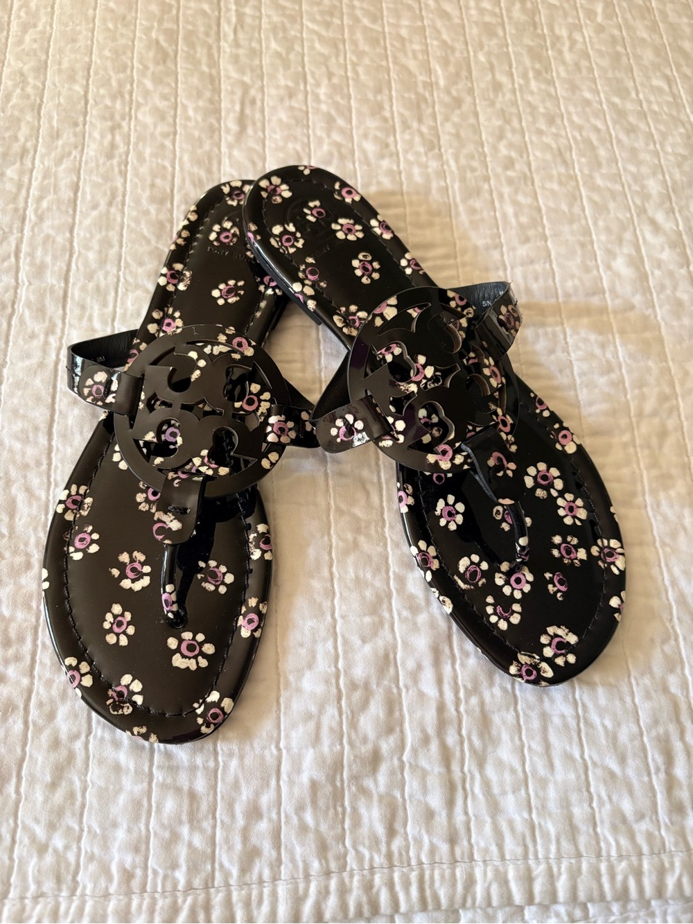 Tory Burch Miller Black Stamped Floral Printed Patent Leather Sandals Size 9
